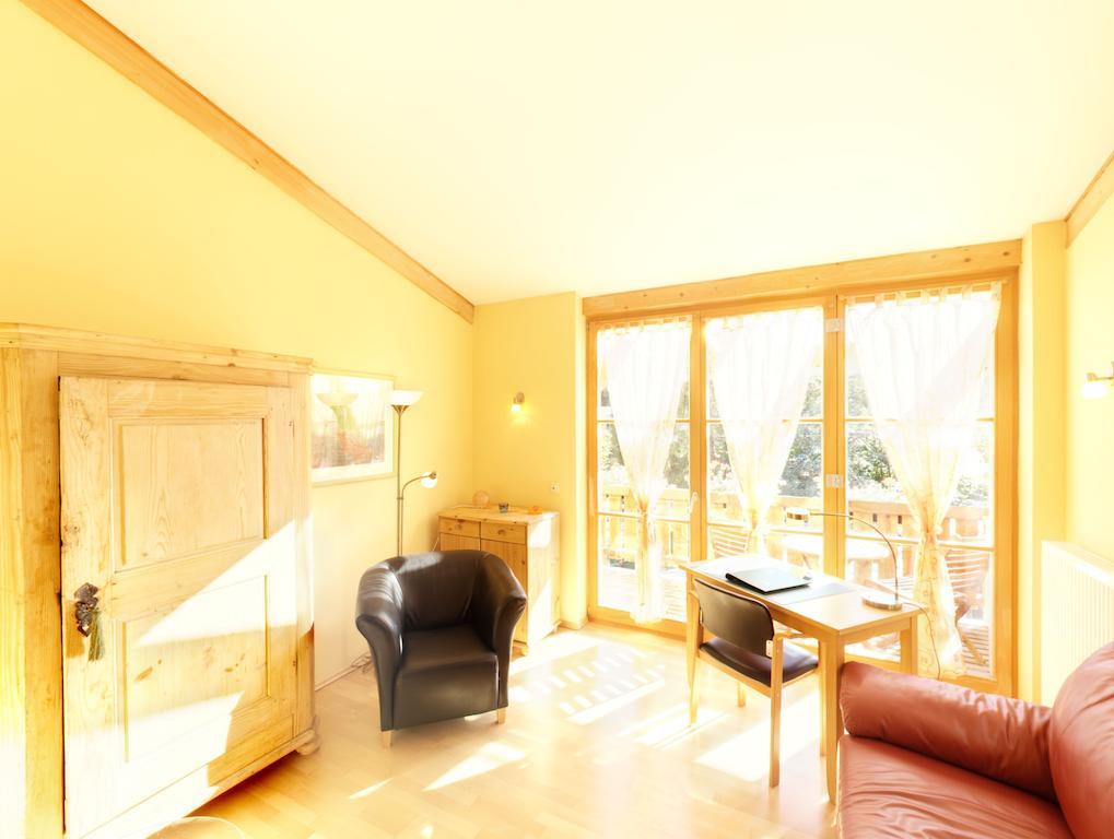 Outdoorhotel Jaeger Von Fall Lenggries Room photo